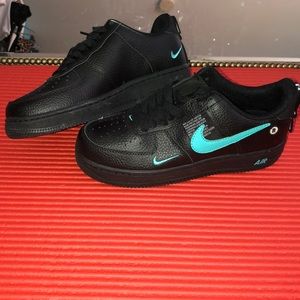 Black Nike Airforces